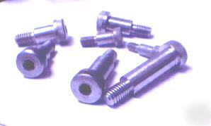 Assortment of 99 stainless shoulder screws ( 7 sizes)