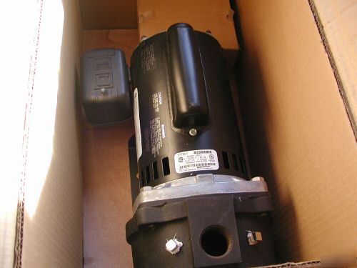 New little giant 1 hp convertible jet pump in box 