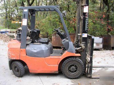 2000 toyota forklift 7FGU25 3000 lb lift 