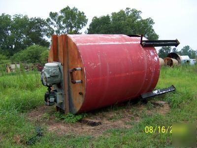 3,000 gallon steel mix tank,