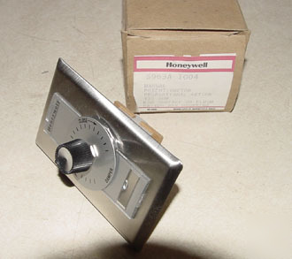 New honeywell manual potentiometer S963A1004 in box