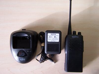 Relm rpu-416A uhf 4 watt 16 channel two-way radio