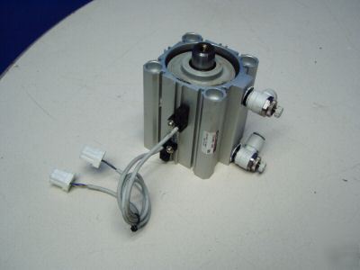 Smc cylinder m/n: CDQ2B63-50DC - used