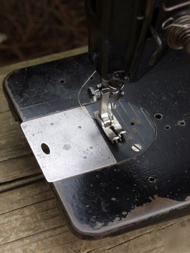 Singer 95-10 industrial sewing machine