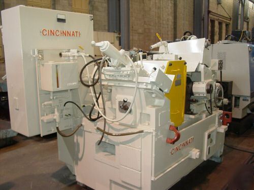 Cincinnati 220-8 centerless grinder