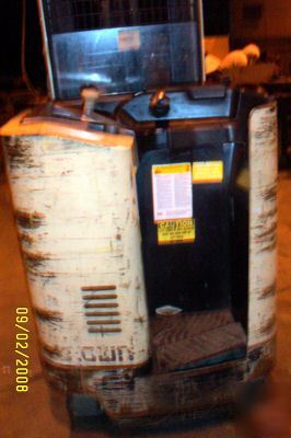 Crown fork lift model rs 302040/ used