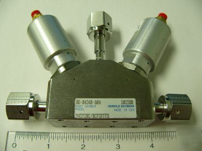 Parker veriflo 945Y manifold valve - lot of 2 each