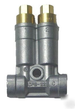 New showa 2 port piston distributor dpb-22 (DPB22) * *