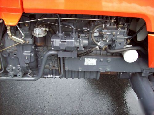 Nice kubota M4700 48 hp. diesel 4X4 tractor turf tires