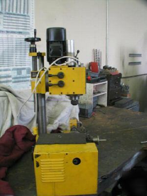 Prazi milling machine attachment