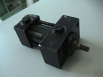 Used parker hydraulic cylinder - 1
