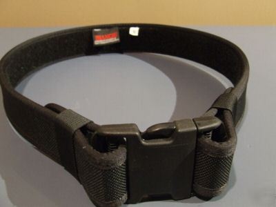 Bianchi accumold duty belt,used/small