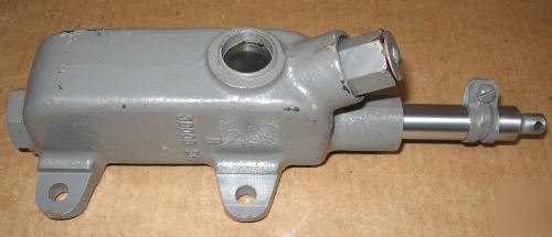Miltary aircraft part 39006 2C oil filled actuator