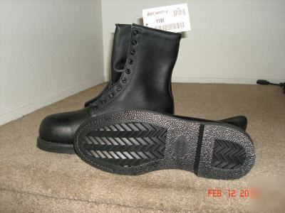 Work boots, safety 8