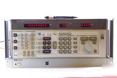 Hp 8662A synthesized signal generator opt. 001/002