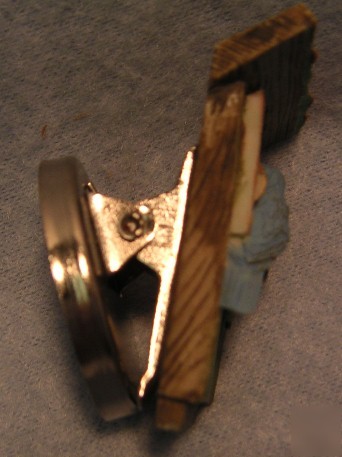 Birdhouse magnetic clip by hallmark
