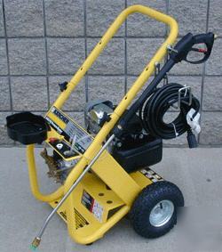 New karcher 2400 gas 5 h.p. power honda pressure washer 