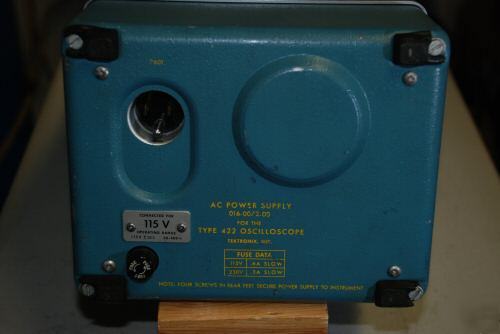 Tektronix 422 oscilloscope w/manual, pwr cord & probes