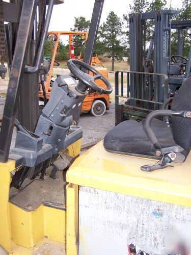 Caterpillar 6,000 lb electric forklift