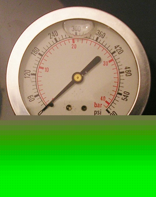 Pressure gauge: 0 - 600 psi - 2 Â½