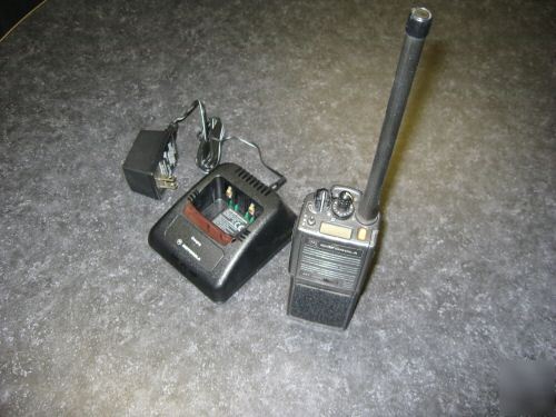 Motorola MT2000 mt 2000 vhf 136-178 mhz portable 