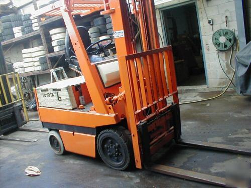 Toyota electric forklift, 4300 lbs capacity