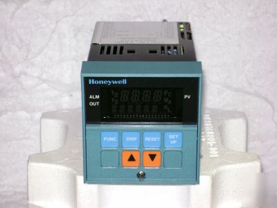 Honeywell universal digital indicator model DI2007