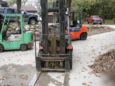 2000 toyota forklift 7FGU25 3000 lb lift 