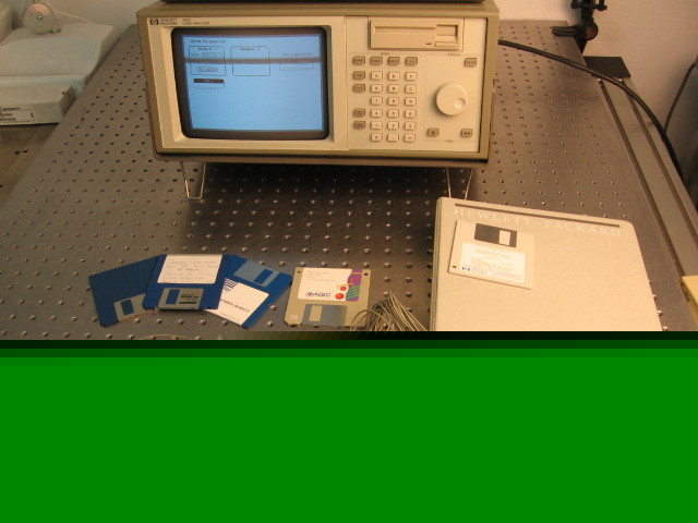 G31031 hp 1651A logic analyzer w/pods & ref. manual