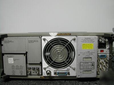 Hp 8662A with option 001 high performance signal source