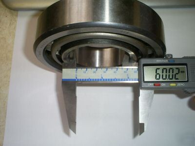 Skf NU312 single row cylindrical bearing - large 