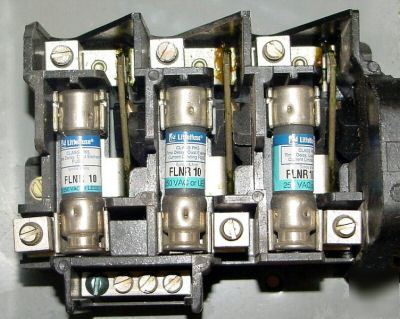 Square d D321N 30 amp 240 vac / v~ 3 phase breaker box