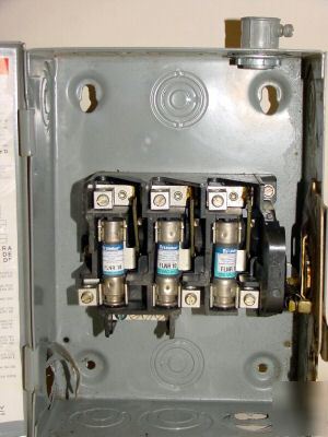 Square d D321N 30 amp 240 vac / v~ 3 phase breaker box