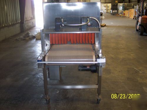 Omega dl-27 overwrap machine/bundler and heat tunnel