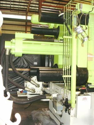 Engel injection molding machine 750 ton 109 oz shot