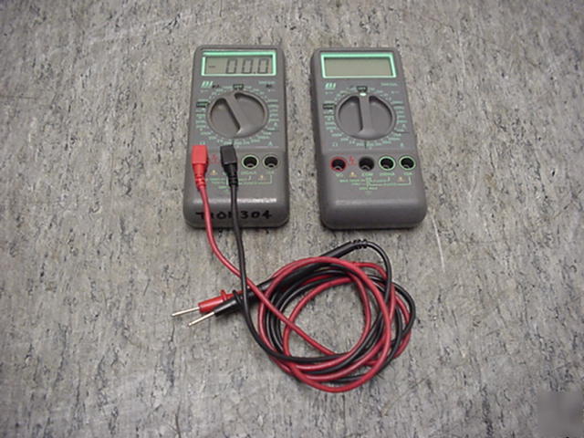  2 x digital multimeters, beckman industrial DM15XL