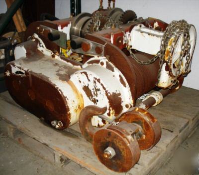 5 ton cable hoist: lo hed, 5 ton air driven. (1367) 