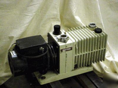 Varian SD700 refurbished vacuum pump model sd 700