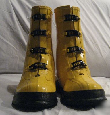 New pair of rainfair yellow work boot size 7