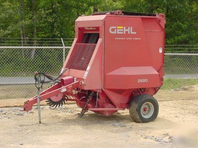 Round hay baler gehl 2680 low hours