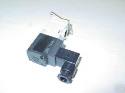 New smc NVKF332-36 pneumatic air soleniod valve - 