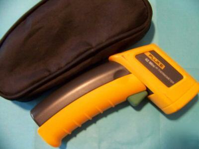  fluke 62 mini ir thermometer w/ black case 