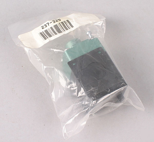 New numatics valve 228-690B 