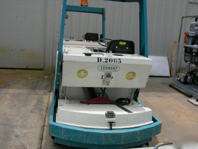 Tennant riding powered floor sweeper model 528 mfg-1994