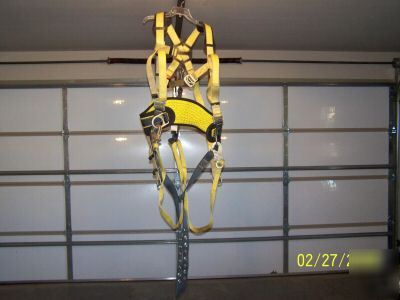 Used reliance harness lanyard big xxxl 440 lbs belt pad