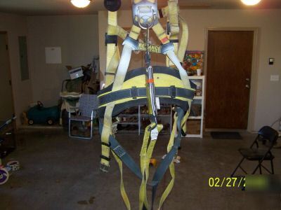 Used reliance harness lanyard big xxxl 440 lbs belt pad