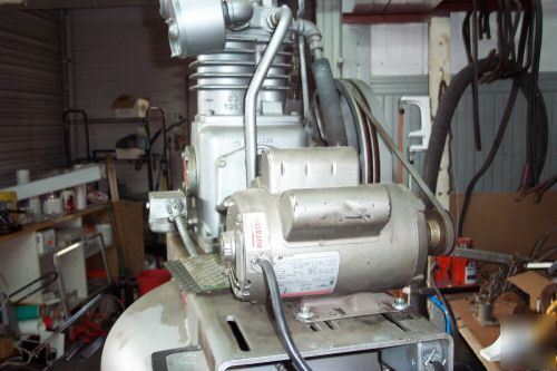 Air compressor 5 horse curtis industrial model 