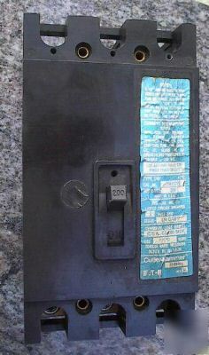 Cutler hammer 125 amp circuit breaker CHH3125 240V