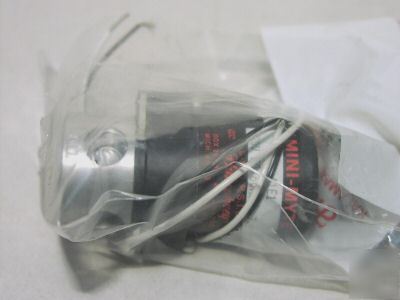 New humphrey 41E1 solenoid valve 4/2 1/8