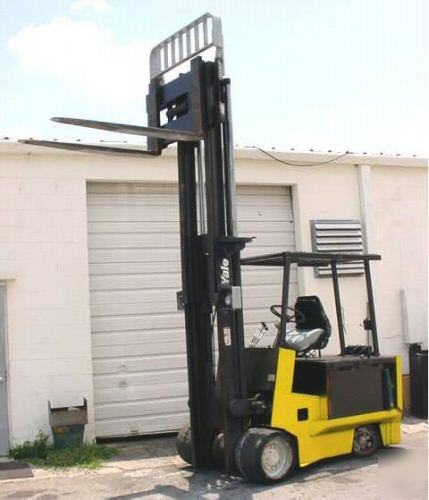 Yale 10,000 lb electric forklift/ 136